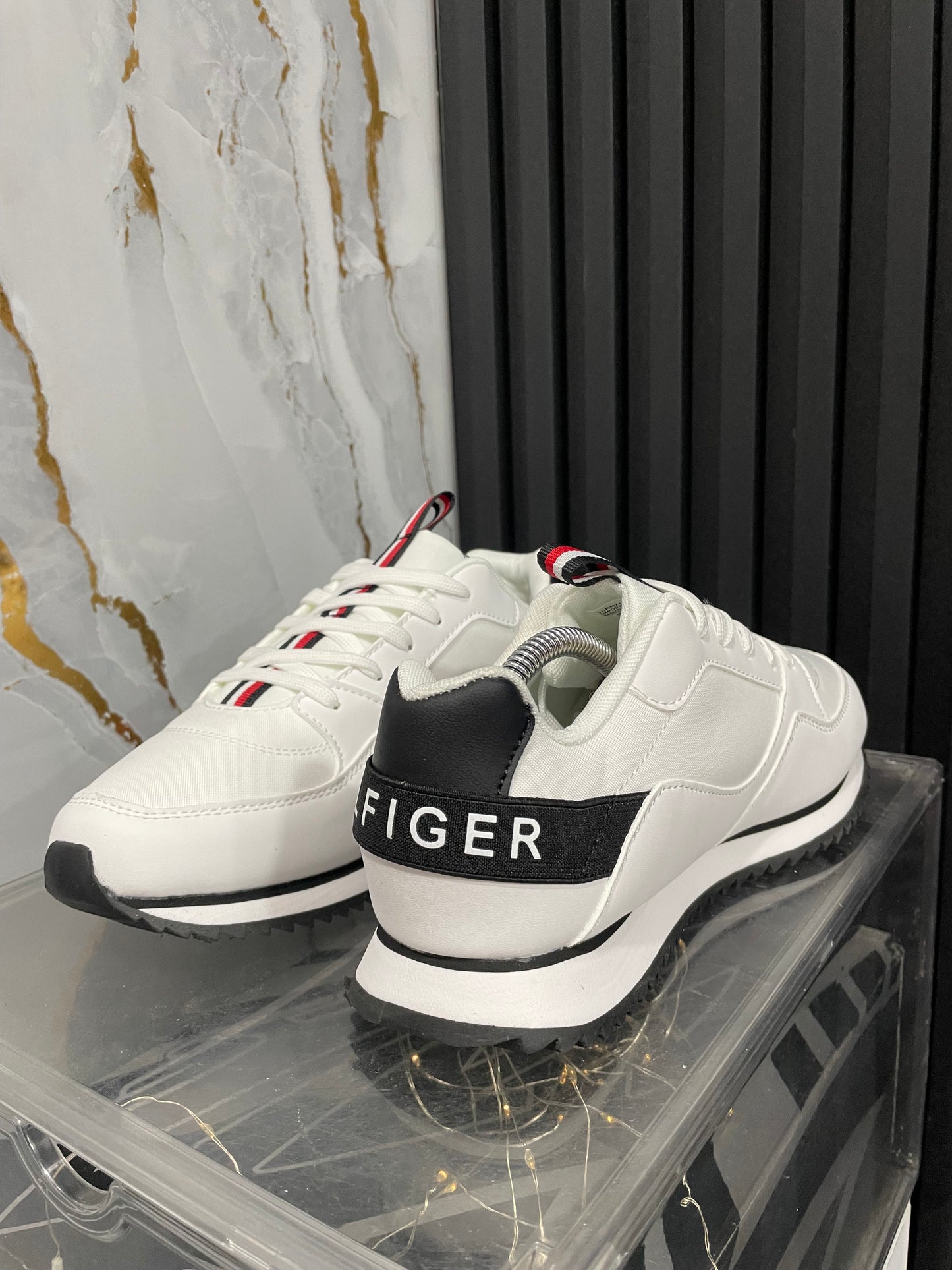 Tommy Hilfiger
