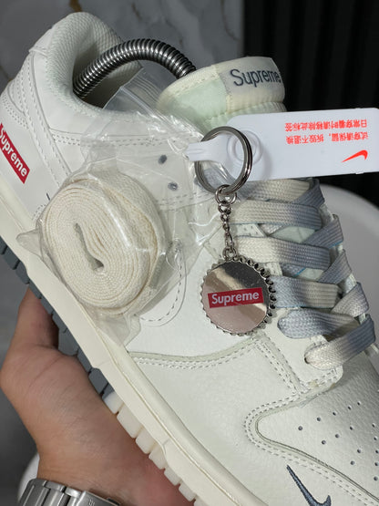 Nike Dunk SUPREME