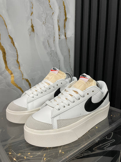 Nike Blazer Low Plataforma