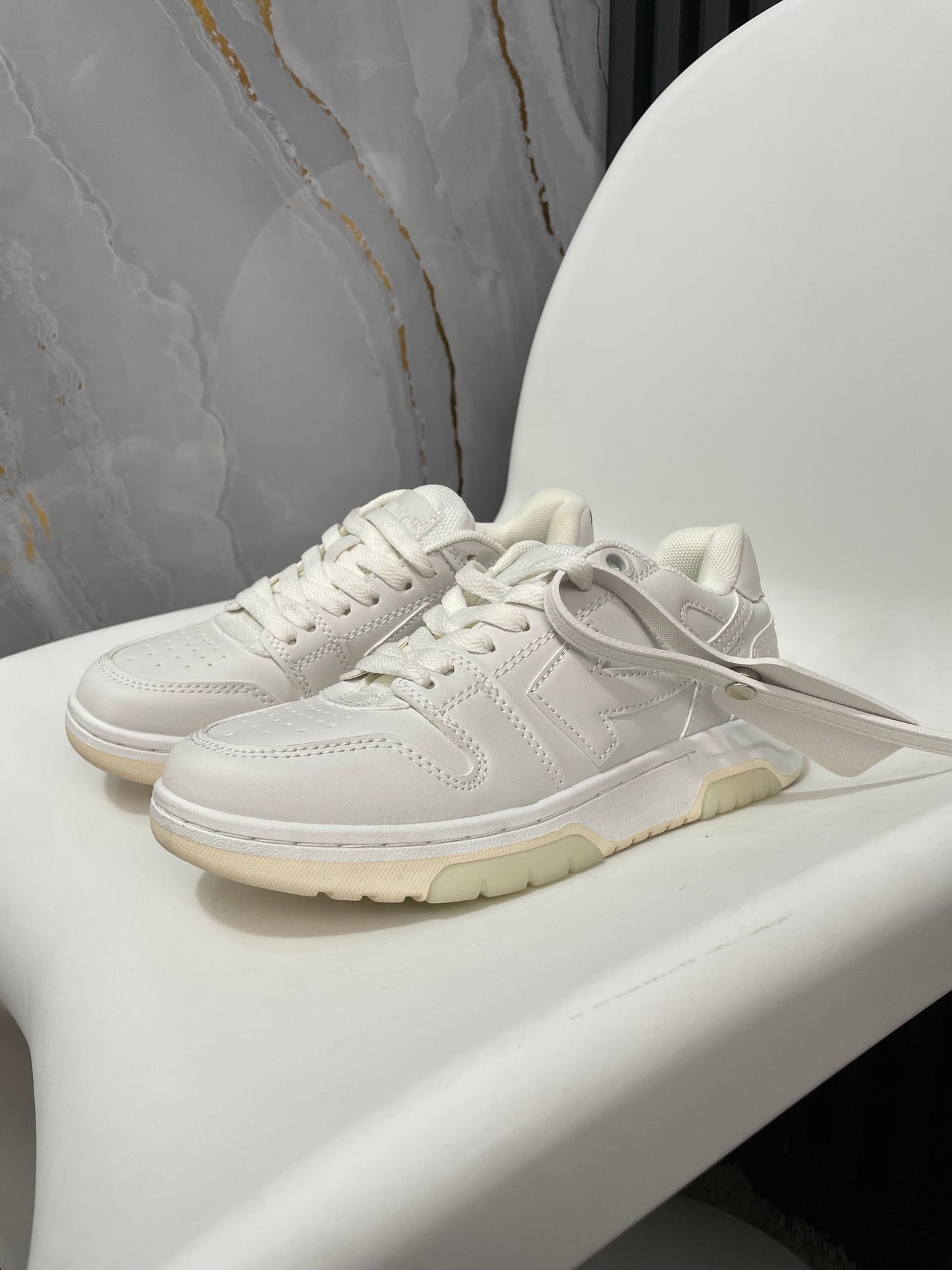 Off-White EUR 36