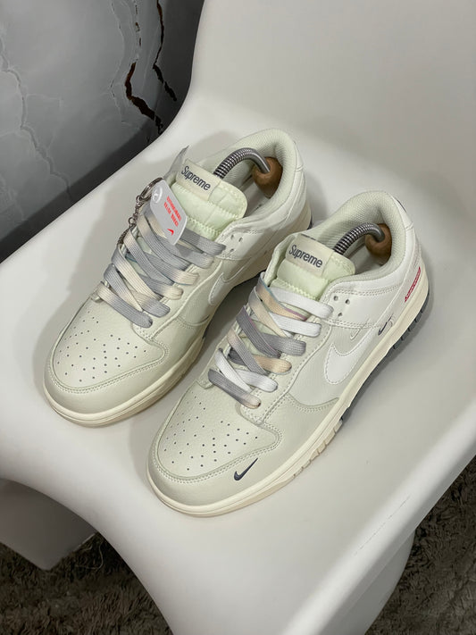 Nike Dunk SUPREME